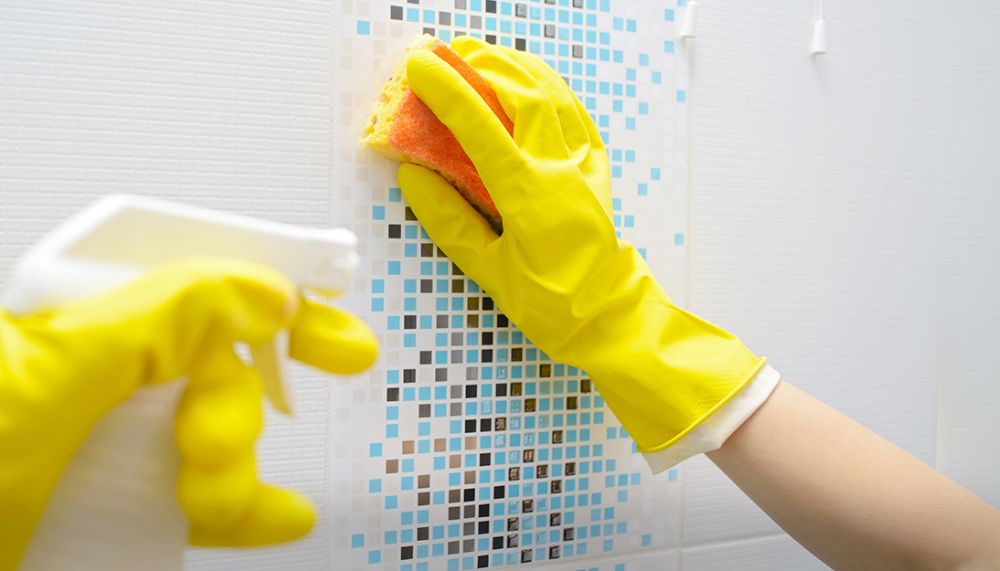 https://www.sunwinceramica.com/public/images/blog/how-to-clean-bathroom-wall-tiles.jpg